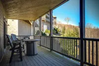 Luxury large 2-bedroom condo Mountain Views Ski in/out Sugar Mountain Banner Elk