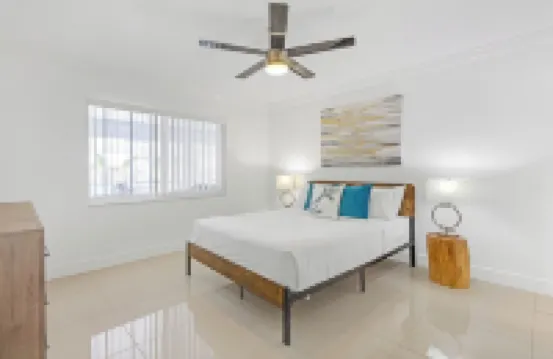 Boca Waterfront • Watch the Boats • Pool & Gym