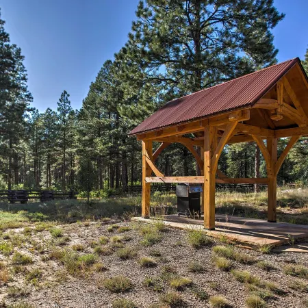 Mancos Cabin Rental on 80 Acres w/ Mountain View!