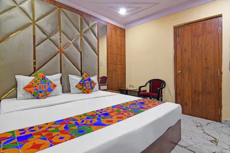 FabHotel Samrat Отели рядом с достопримечательностью «Индиан Музеум»