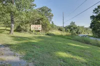 Peaceful Cassville Vacation Rental - Hike and Fish! - Homestays