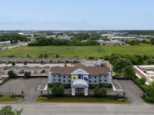 Spark by Hilton Guelph Hotels in Elora