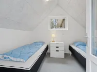 "Øgot" Hotels in Give