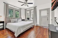 메인 근처의 새로 지은 프라이빗 풀과 핫텁