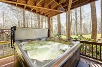 Luxury Mountain Home: Golf, HotTub, Mountains, Lake, and Trillium Club Amenities