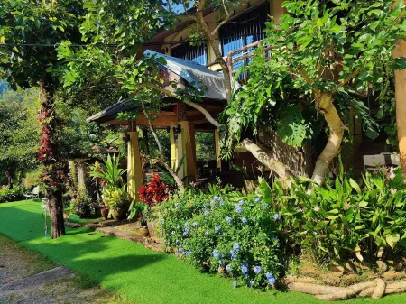 Baansuanrudee Resort Отели в г. Khao Saming