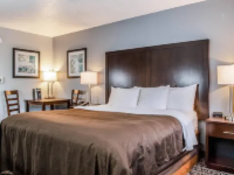 Clarion Hotel by Humboldt Bay Hotels in Eureka