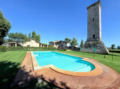 Luxurious Umbrian Villa with Private Pool and Stunning Views