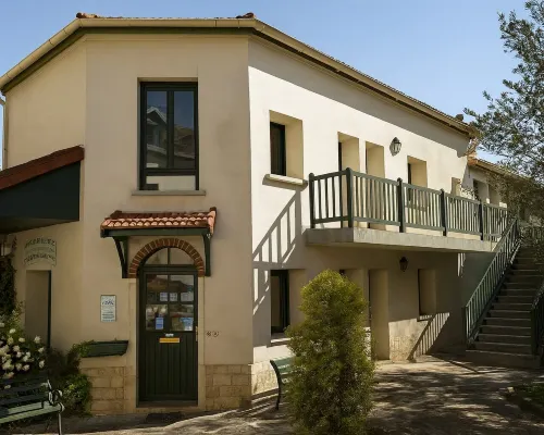 Résidence Chlorophylle Hotels in Arcueil