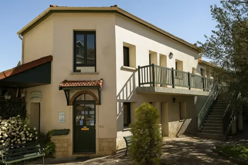 Résidence Chlorophylle Hotels in Bagneux