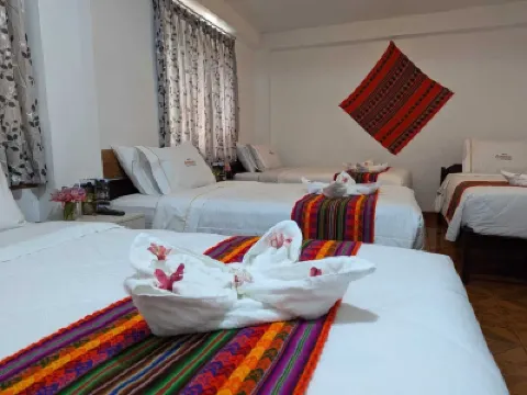 Hostel VALLE DORADO MACHUPICCHU Hoteles cerca de Plaza de Aguas Calientes