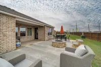 14 Mi to Tulsa: Home w/ Patio in Broken Arrow - Homestays