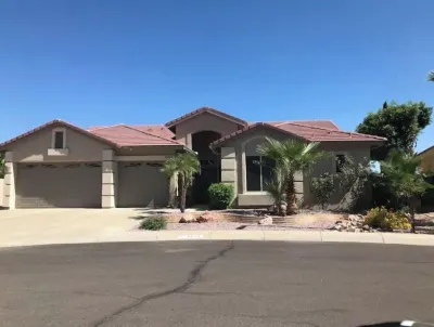 Scenic Lakeside Cove House Hotels near The Legend at Arrowhead