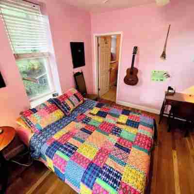 Unique, Homey, & Spacious City Nest Rooms