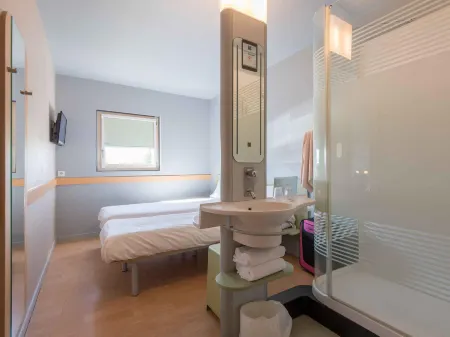 Ibis Budget Ambérieu-en-Bugey Château-Gaillard Отели в г. Аранк