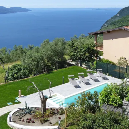 Apartment in Tignale with Lake Garda Views
