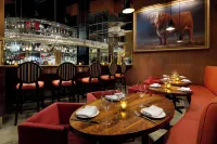 The New Yorker Hotel by Lotte Hotels - bar