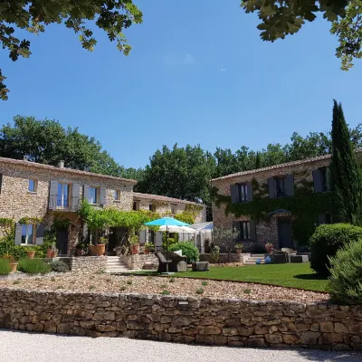 Le Mas Vigneron Hotels near Town View Point Gordes
