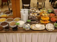 Gallery Hotel Sis Các khách sạn gần Sân vận động Eden