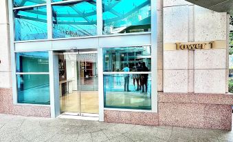 Luxury Burj Khalifa & Fountain View Apartments Steps to Dubai Mall by Simply Comfort