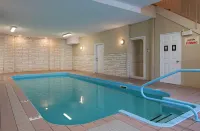 Riverland Inn & Suites - piscine