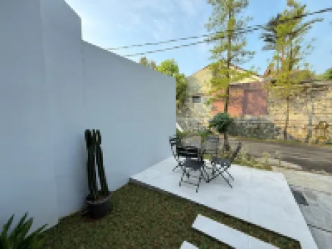 Villa Montana House by SAKALAVASA