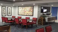 Holiday Inn Express LOUISVILLE NORTHEAST by IHG - 朝食