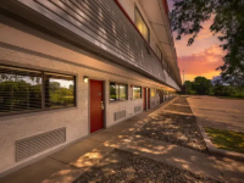 Red Roof Inn Erie - I-90 Hotels in Summit Township