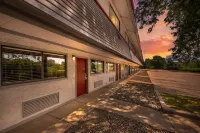 Red Roof Inn Erie - I-90