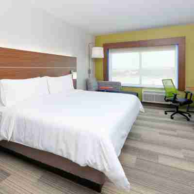Holiday Inn Express & Suites Dallas NW Hwy - Love Field Rooms