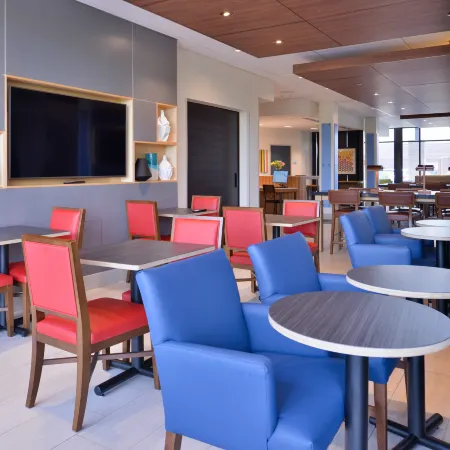 Holiday Inn Express & Suites OLATHE WEST by IHG