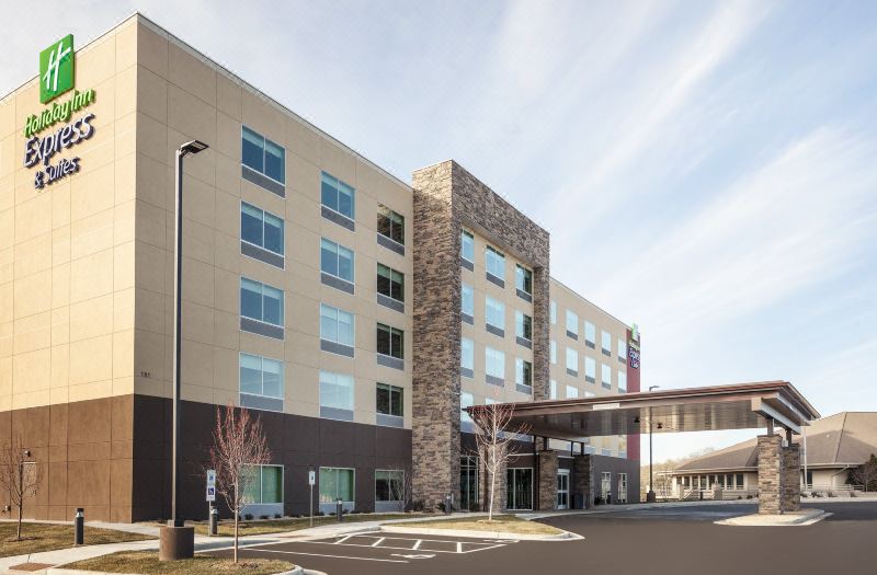Holiday Inn Express & Suites Hudson I-94 by IHG