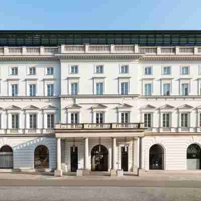 ラッフルズ オイロペスキー ワルシャワ Hotel Exterior