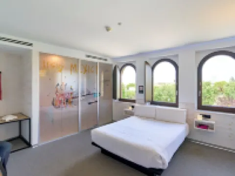 ホテル メリベア バイ ガイアルームズ サラマンカのホテル