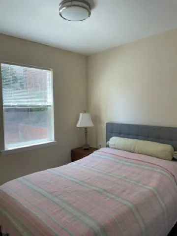 Charming 1-bedroom cottage with AC near Piedmont and Lake Merritt. Pet friendly!