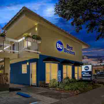 Best Western University Lodge Hotel Exterior