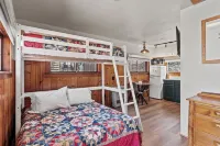Timber Lodge Cabin 12 - Homestays