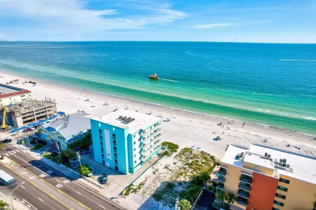 OCEANFRONT 5⭐3BR/2BA/6BED_Heated Pool_180 View Patio_ Beach Gear