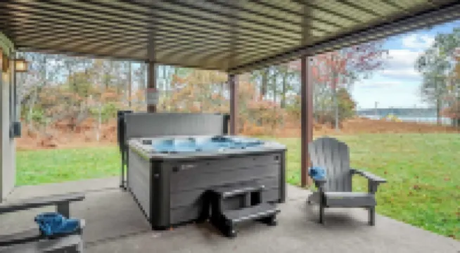 Entertainers Home w Deck Game Room Hot Tub Lake View Retreat by AvantStay