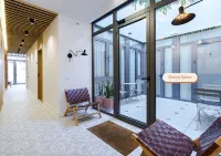 فاليكاس سويتس باي أولالا هومز