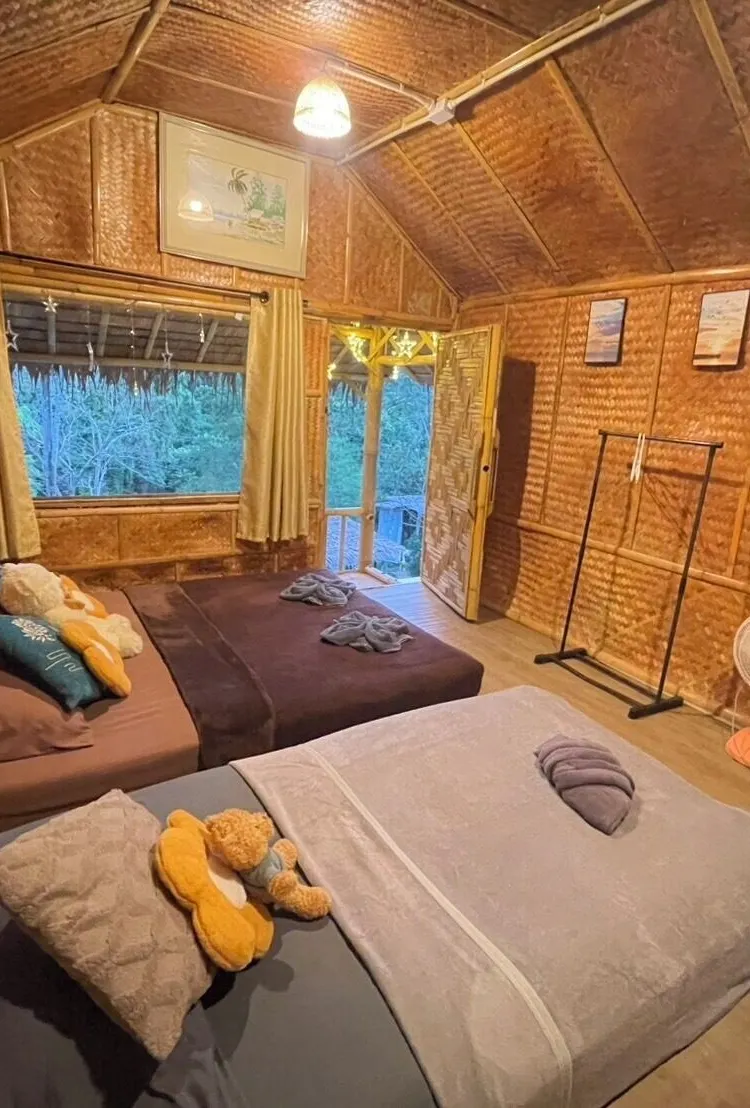 ห้องเบสิกพักได้ 3 คน วิวเนินเขา (มีเครื่องปรับอากาศ)