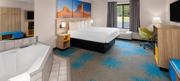 Days Inn by Wyndham Eagle River Hotels in Vilas County