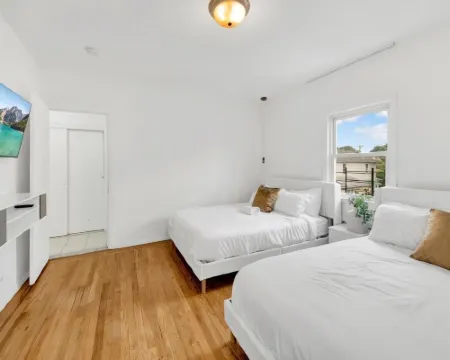 Spacious 3BR Luxe Escape near NYC Hotels in Yonkers