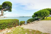 Oceanfront Duck Key Villa: 2 Marinas Steps Away! - Wifi