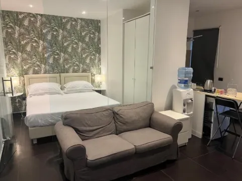 เปียตราเนรา อพาร์ตเมนต์