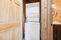 Smoky Blue Haven 3 Bedroom Cabin