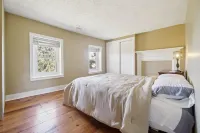 平靜的四卧室度假屋，周圍風景優美