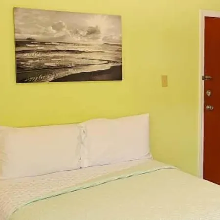 MIDTOWN MOTEL SXM