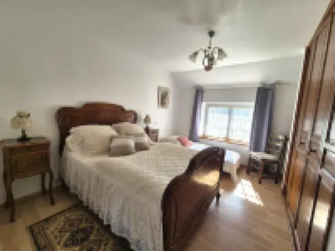 Spacious Family Home Near the Sea