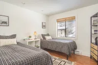 Andora Villa #123 Newly Remodeled 2 BR / 2bath, Centrally Located, Close to Town Center